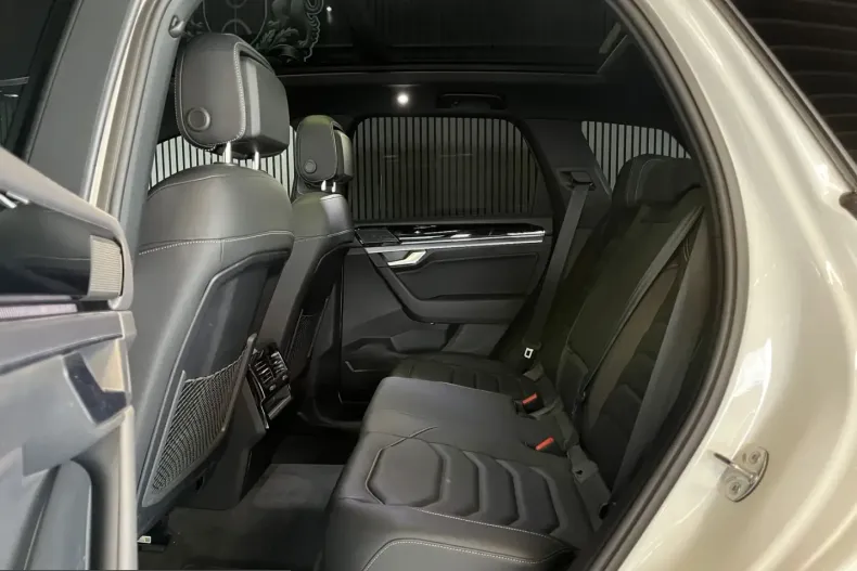 Volkswagen Touareg din 2024 cu 89.000 km - oferta VOL243731 - foto 10