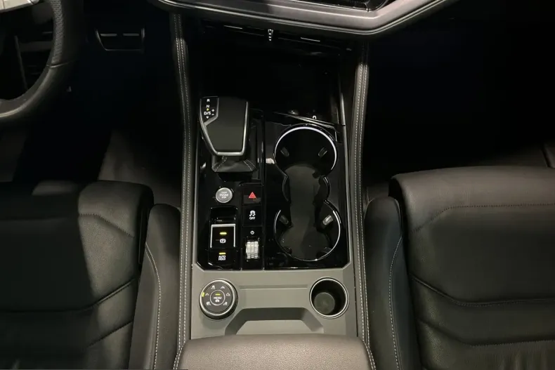 Volkswagen Touareg din 2024 cu 89.000 km - oferta VOL243731 - foto 19