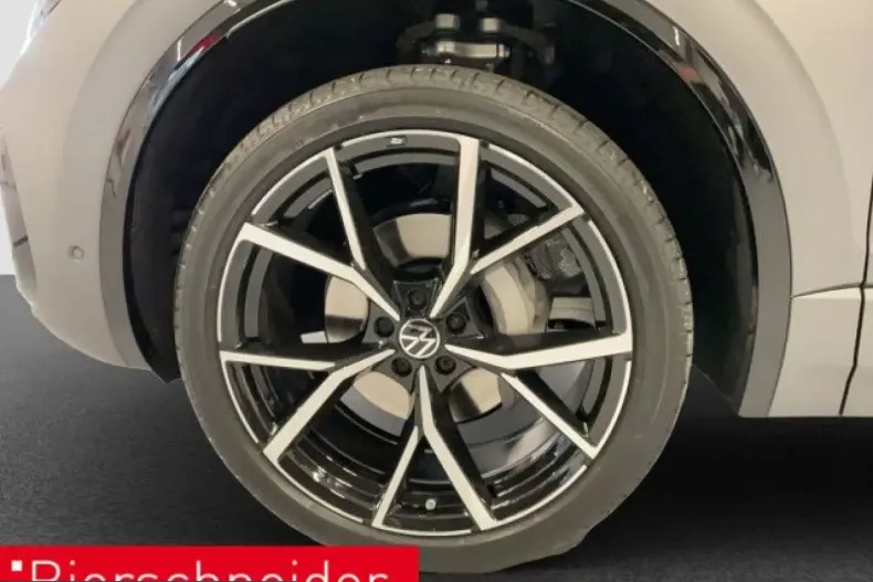 Volkswagen Touareg din 2025 cu 9.641 km - oferta VOL243732 - foto 8