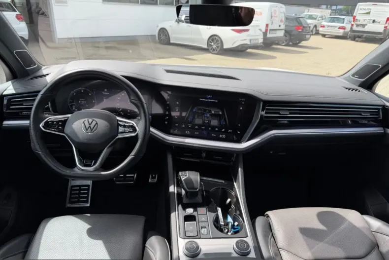 Volkswagen Touareg din 2023 cu 135.082 km - oferta VOL243733 - foto 21