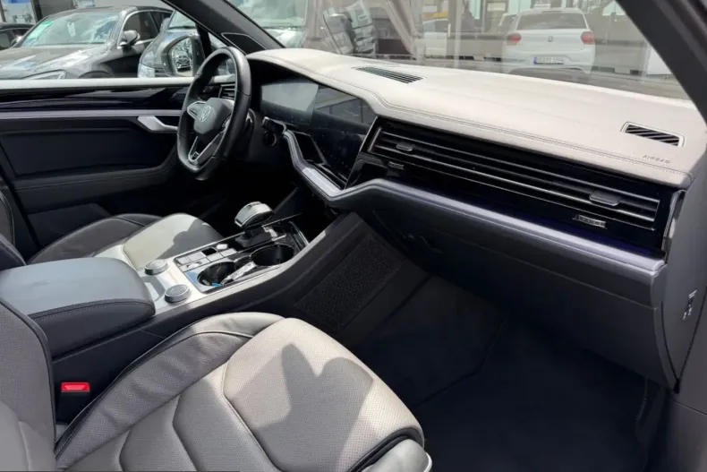 Volkswagen Touareg din 2023 cu 135.082 km - oferta VOL243733 - foto 23