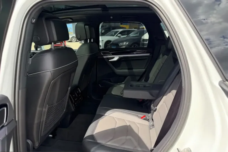 Volkswagen Touareg din 2023 cu 135.082 km - oferta VOL243733 - foto 34