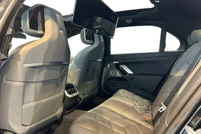 BMW 740 (Seria 7) din 2025 cu 17.540 km - oferta BMW243738 - foto 3