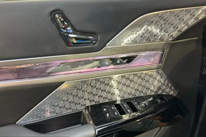 BMW 740 (Seria 7) din 2025 cu 17.540 km - oferta BMW243738 - foto 16