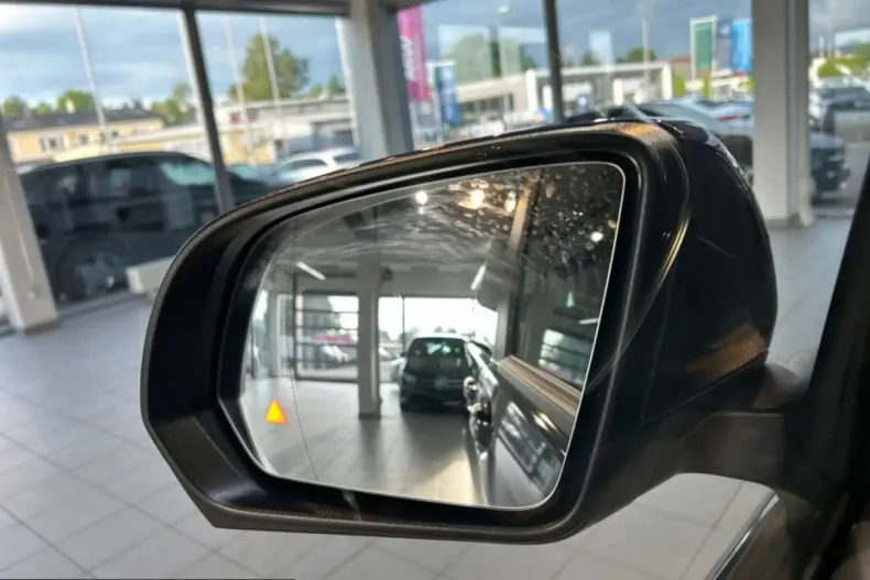 Mercedes-Benz EQV (Clasa V) din 2025 cu 18.731 km - oferta MER243740 - foto 16
