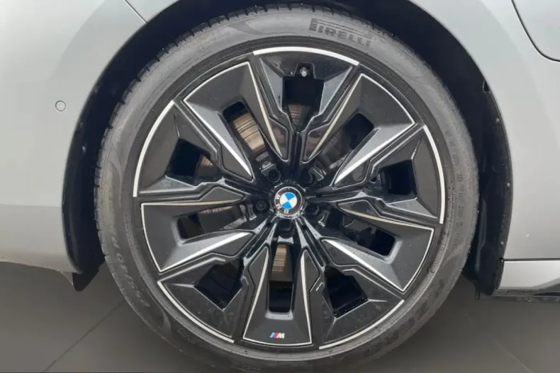 BMW M760 (Seria 7) din 2025 cu 10.680 km - oferta BMW243746 - foto 6