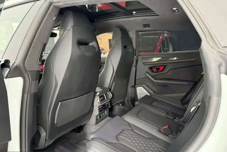 Lamborghini Urus din 2025 cu 22.800 km - oferta LAM243752 - foto 8