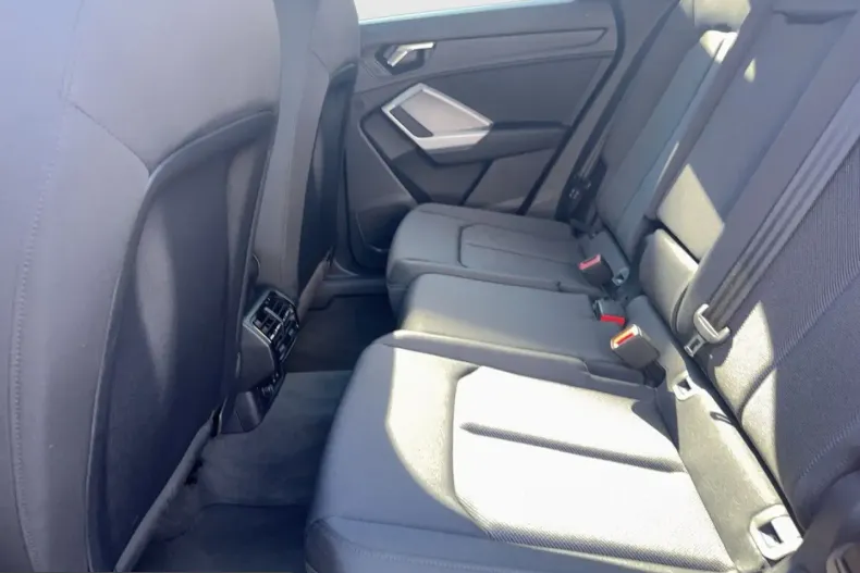 Audi Q3 din 2025 cu 5.594 km - oferta AUD243761 - foto 12