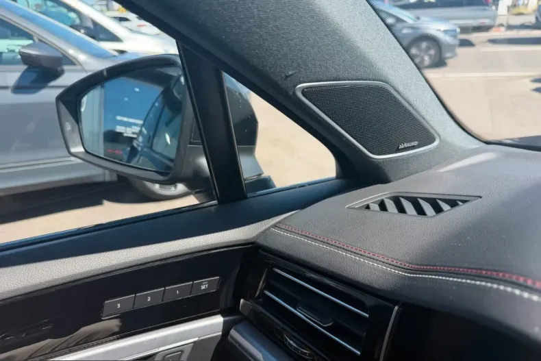 Volkswagen Touareg din 2023 cu 114.706 km - oferta VOL243768 - foto 17
