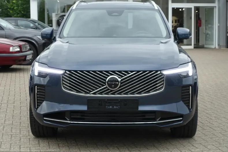 Volvo XC90 din 2025 cu 15.600 km - oferta VOL243769 - foto 2