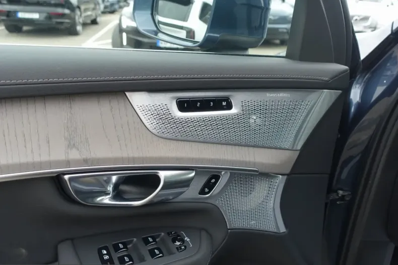 Volvo XC90 din 2025 cu 15.600 km - oferta VOL243769 - foto 7