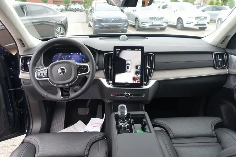 Volvo XC90 din 2025 cu 15.600 km - oferta VOL243769 - foto 8