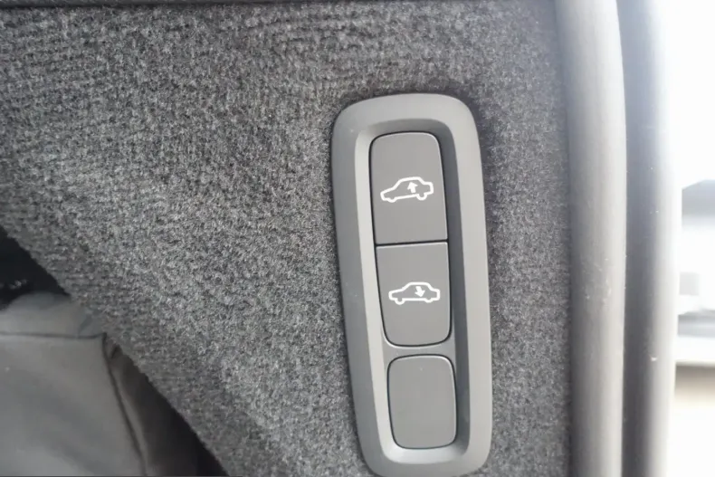Volvo XC90 din 2025 cu 15.600 km - oferta VOL243769 - foto 11
