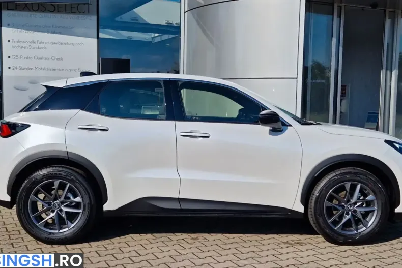 Lexus LBX din 2026 cu 3.420 km - oferta LEX243772 - foto 3