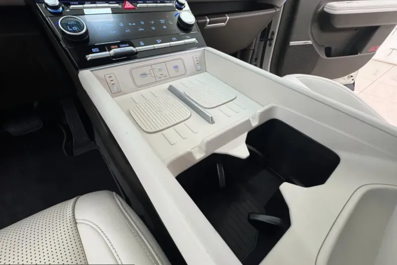 Hyundai Santa Fe din 2025 cu 29.399 km - oferta HYU243775 - foto 23