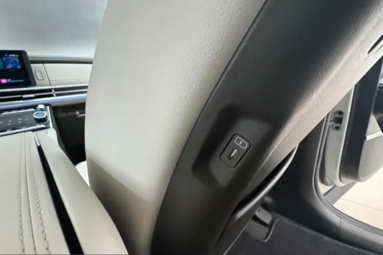 Hyundai Santa Fe din 2025 cu 29.399 km - oferta HYU243775 - foto 30
