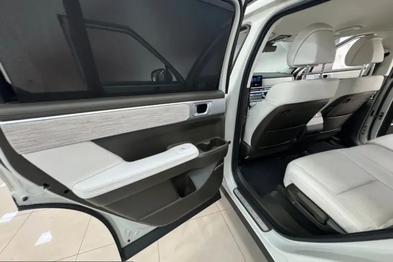 Hyundai Santa Fe din 2025 cu 29.399 km - oferta HYU243775 - foto 34