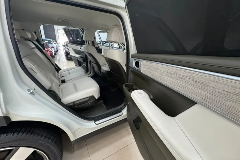 Hyundai Santa Fe din 2025 cu 29.399 km - oferta HYU243775 - foto 35