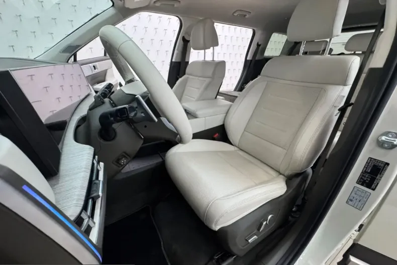 Hyundai Santa Fe din 2025 cu 29.399 km - oferta HYU243775 - foto 40