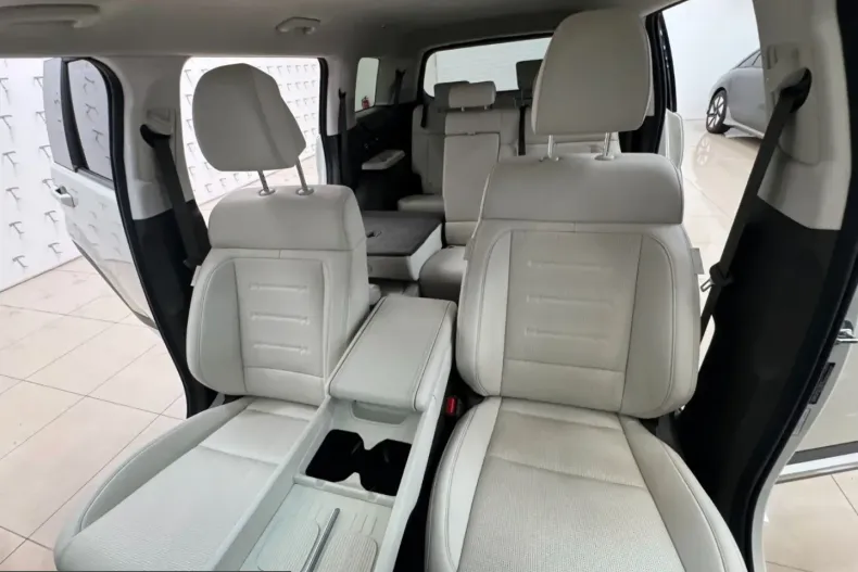 Hyundai Santa Fe din 2025 cu 29.399 km - oferta HYU243775 - foto 41