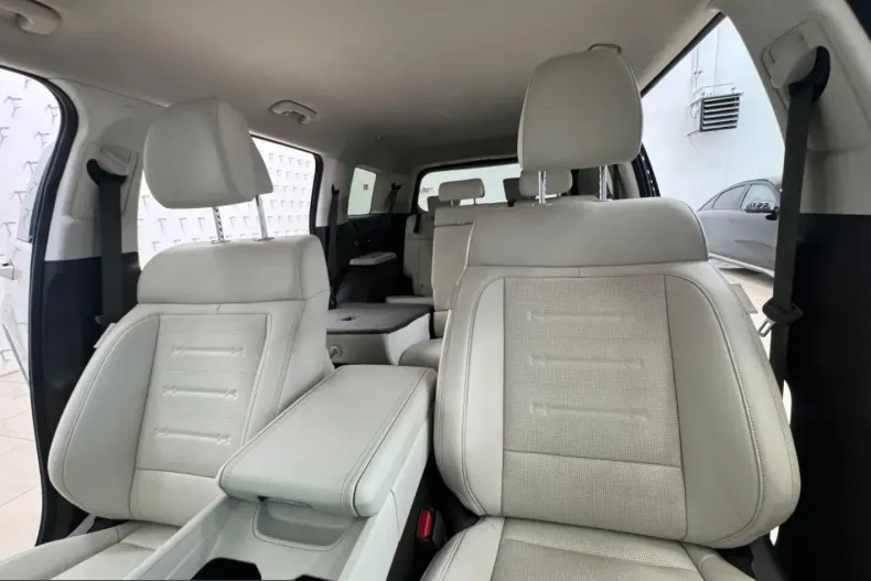 Hyundai Santa Fe din 2025 cu 29.399 km - oferta HYU243775 - foto 42
