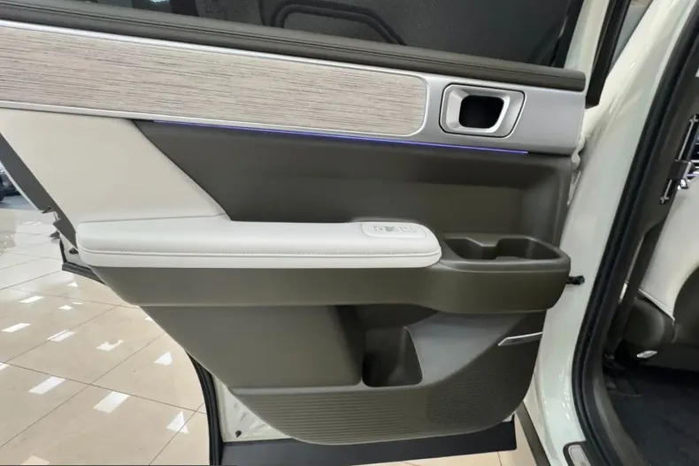 Hyundai Santa Fe din 2025 cu 29.399 km - oferta HYU243775 - foto 44