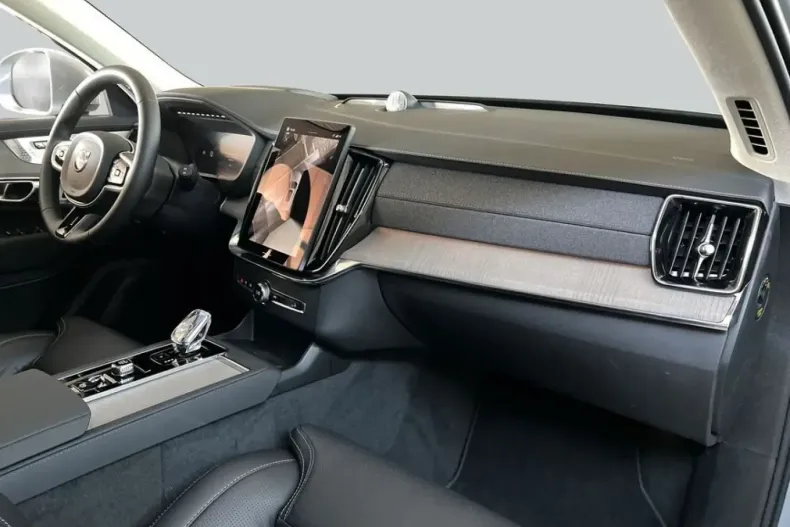 Volvo XC90 din 2025 cu 32.533 km - oferta VOL243776 - foto 20