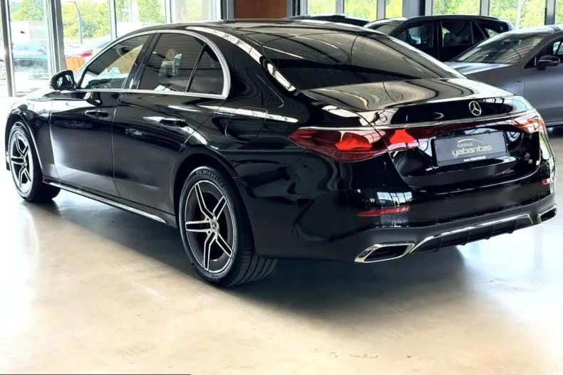 Mercedes-Benz E 300 (Clasa E) din 2025 cu 9.900 km - oferta MER243778 - foto 6