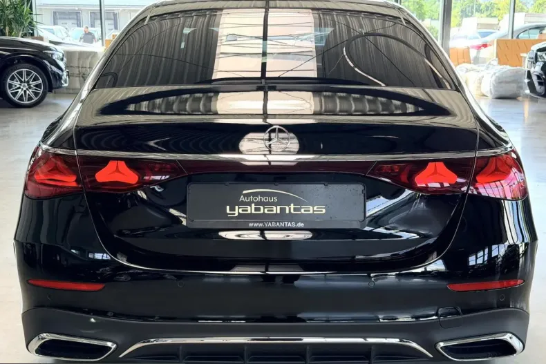 Mercedes-Benz E 300 (Clasa E) din 2025 cu 9.900 km - oferta MER243778 - foto 8