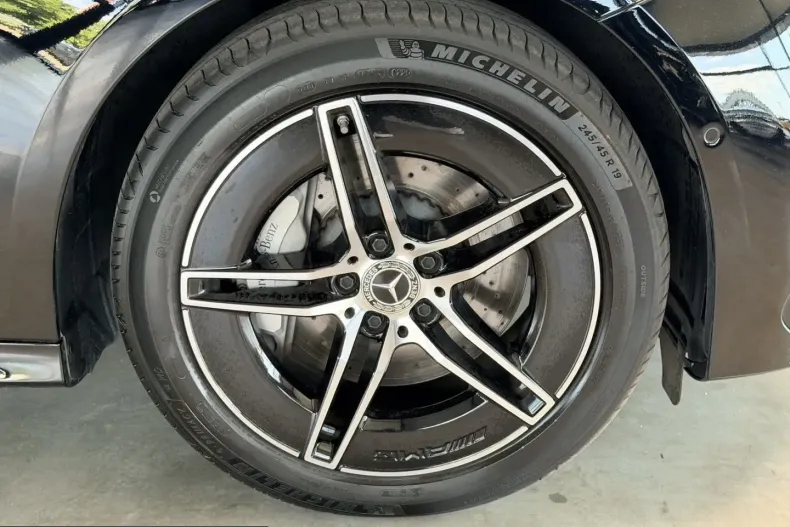 Mercedes-Benz E 300 (Clasa E) din 2025 cu 9.900 km - oferta MER243778 - foto 20