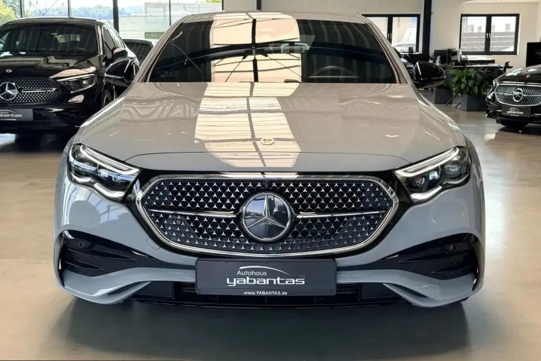 Mercedes-Benz E 300 (Clasa E) din 2025 cu 13.200 km - oferta MER243779 - foto 5