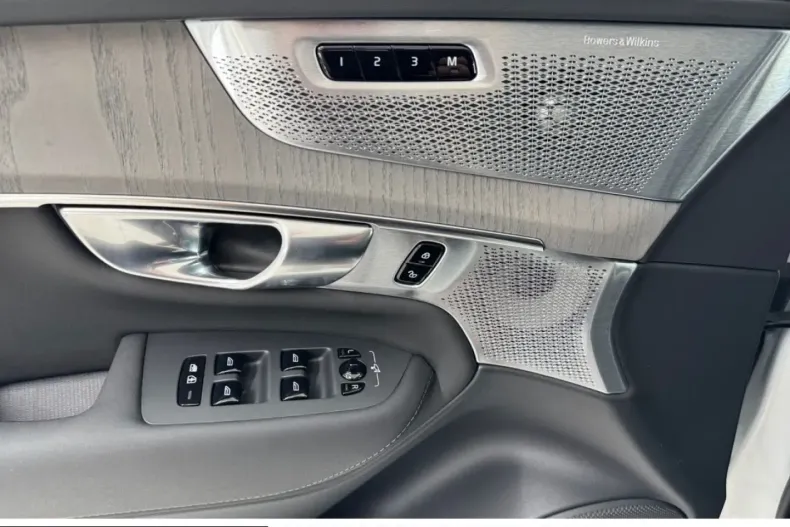 Volvo XC90 din 2025 cu 19.325 km - oferta VOL243782 - foto 5