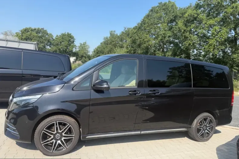 Mercedes-Benz V 300 (Clasa V) din 2023 cu 50.143 km - oferta MER243785 - foto 3
