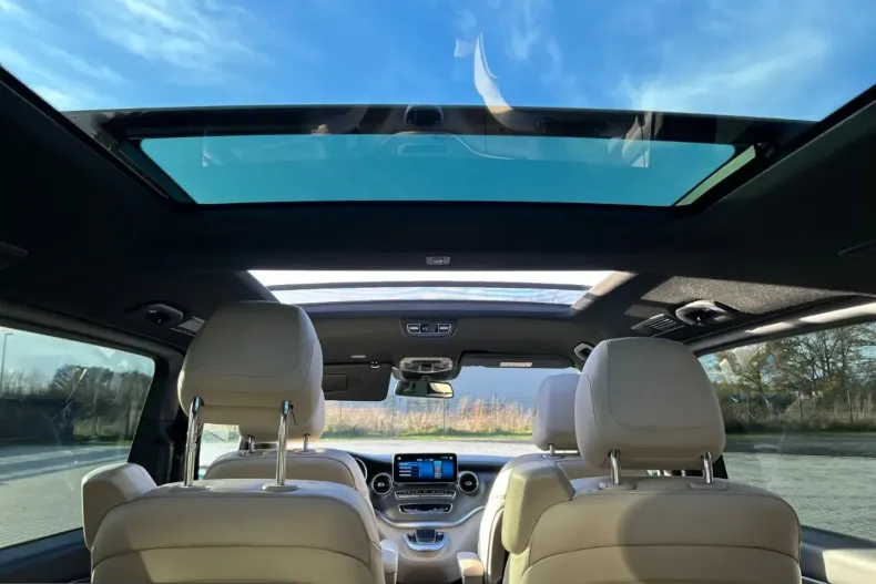Mercedes-Benz V 300 (Clasa V) din 2023 cu 50.143 km - oferta MER243785 - foto 6