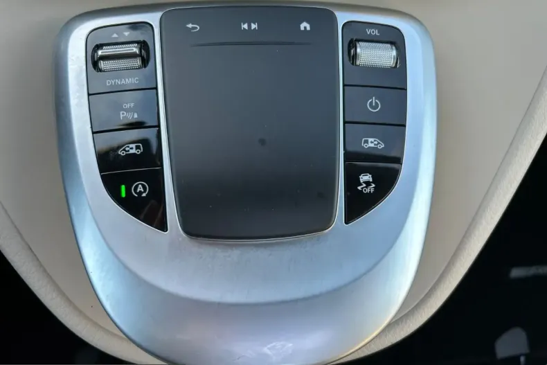 Mercedes-Benz V 300 (Clasa V) din 2023 cu 50.143 km - oferta MER243785 - foto 13