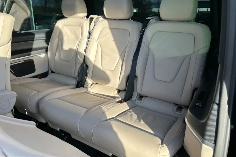 Mercedes-Benz V 300 (Clasa V) din 2023 cu 50.143 km - oferta MER243785 - foto 16