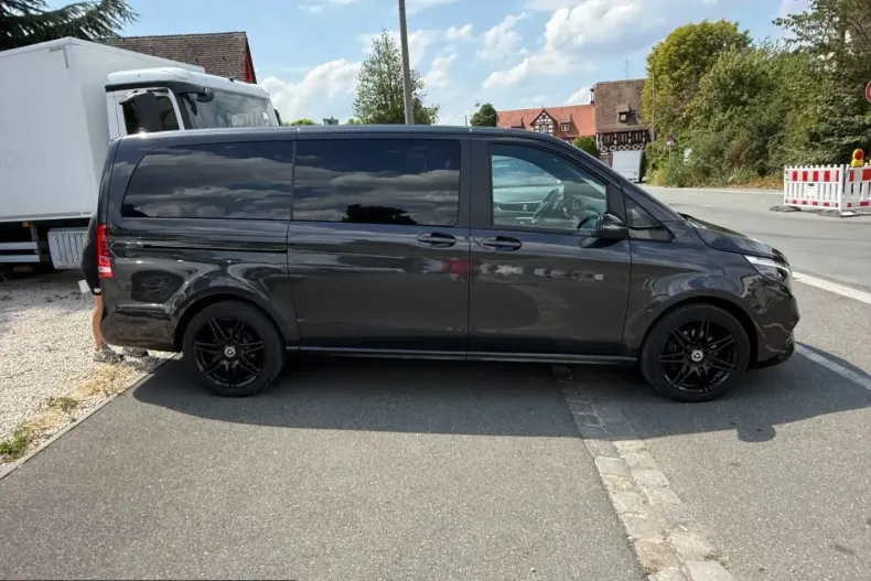 Mercedes-Benz V 300 (Clasa V) din 2022 cu 58.789 km - oferta MER243795 - foto 4
