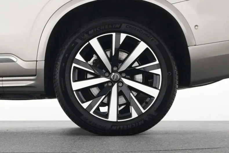 Volvo XC90 din 2025 cu 12.500 km - oferta VOL243796 - foto 21
