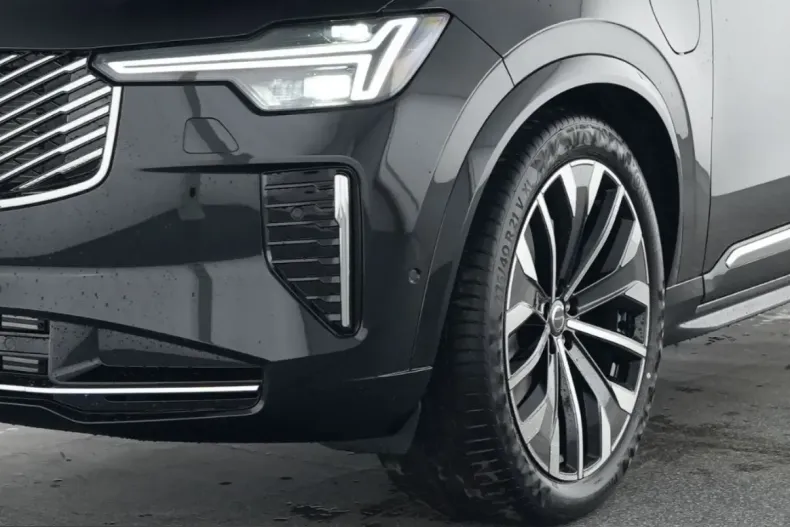 Volvo XC90 din 2025 cu 19.963 km - oferta VOL243797 - foto 2