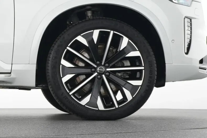 Volvo XC90 din 2025 cu 15.700 km - oferta VOL243801 - foto 22