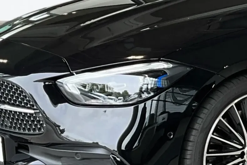 Mercedes-Benz C 300 (Clasa C) din 2025 cu 28.500 km - oferta MER243802 - foto 6