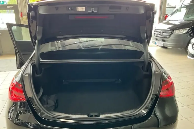 Mercedes-Benz C 300 (Clasa C) din 2025 cu 28.500 km - oferta MER243802 - foto 16