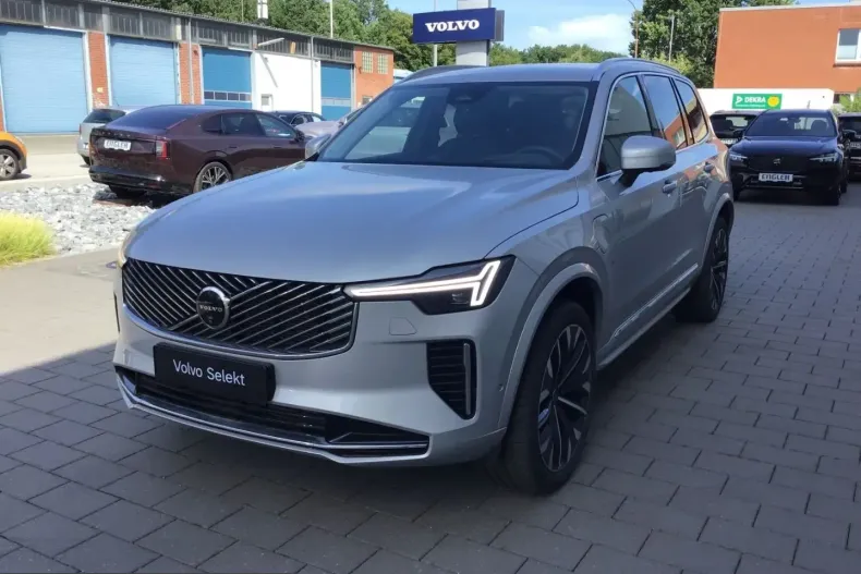 Volvo XC90 din 2025 cu 15.081 km - oferta VOL243803 - foto 1