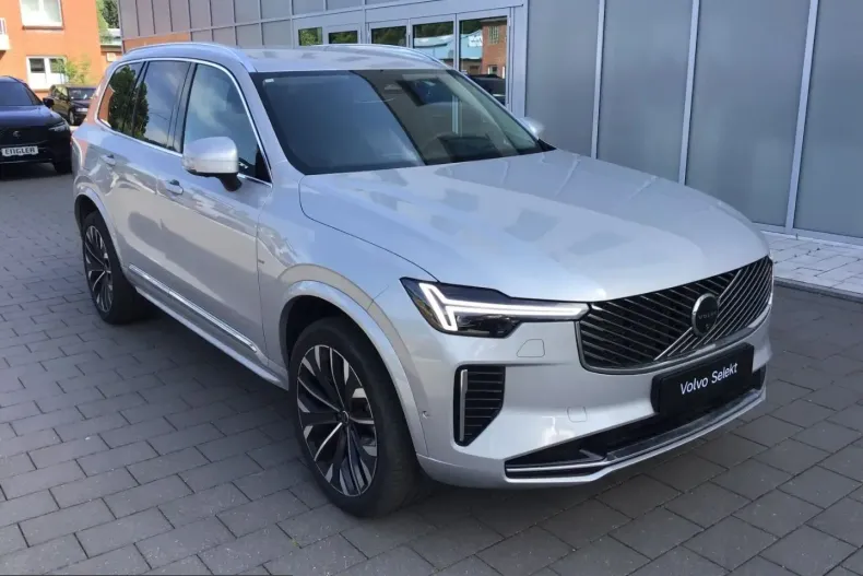 Volvo XC90 din 2025 cu 15.081 km - oferta VOL243803 - foto 3