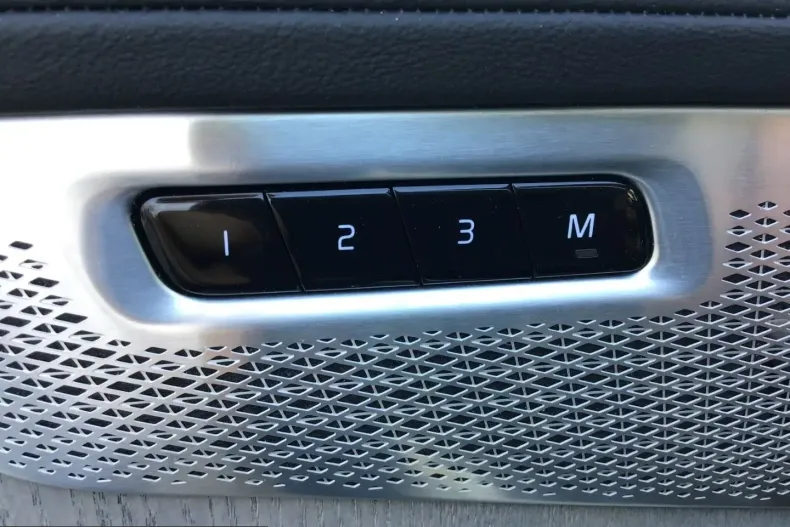 Volvo XC90 din 2025 cu 15.081 km - oferta VOL243803 - foto 17