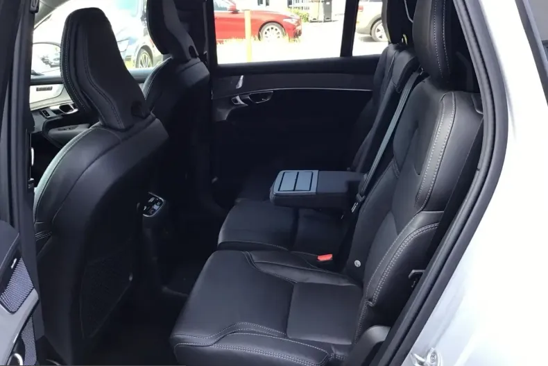 Volvo XC90 din 2025 cu 15.081 km - oferta VOL243803 - foto 18