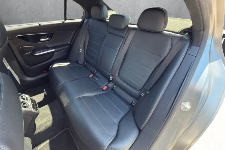 Mercedes-Benz C 300 (Clasa C) din 2023 cu 81.614 km - oferta MER243805 - foto 13