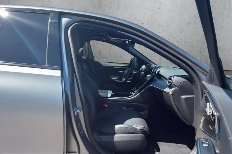 Mercedes-Benz C 300 (Clasa C) din 2023 cu 81.614 km - oferta MER243805 - foto 16