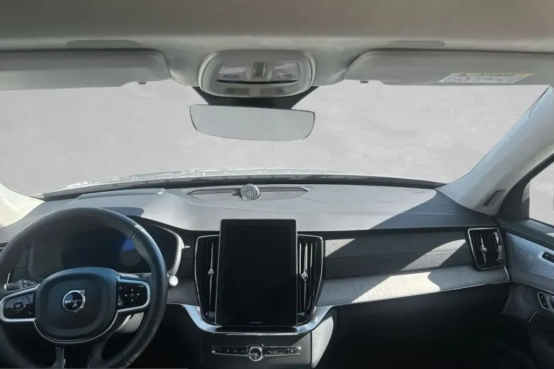 Volvo XC90 din 2025 cu 29.000 km - oferta VOL243808 - foto 4