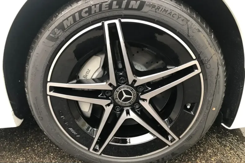 Mercedes-Benz C 400 (Clasa C) din 2023 cu 42.300 km - oferta MER243809 - foto 6